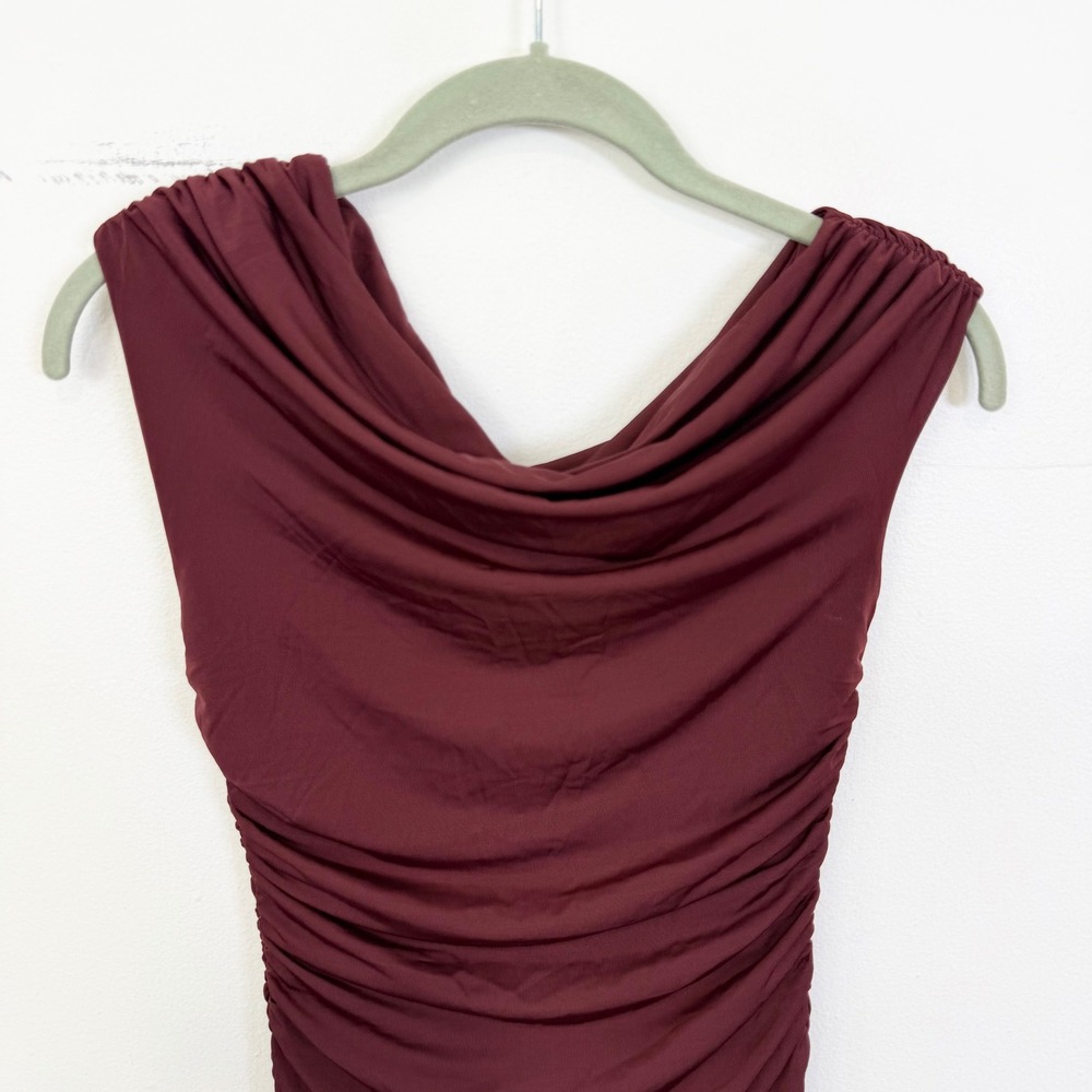 MESHKI Dakoda Slinky Off Shoulder Mini Dress Wine Size S - Picture 4 of 8